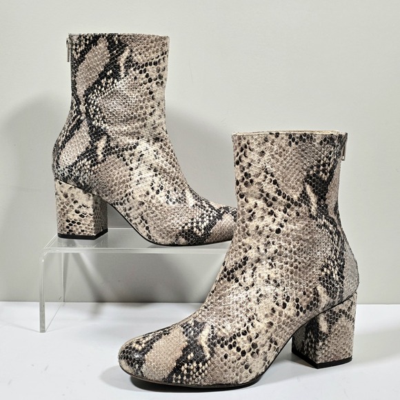 Free People‎ Cecile Ankle Boots Size EU 39 US 8.5 Tan Faux Snakeskin Back Zip - Picture 1 of 14
